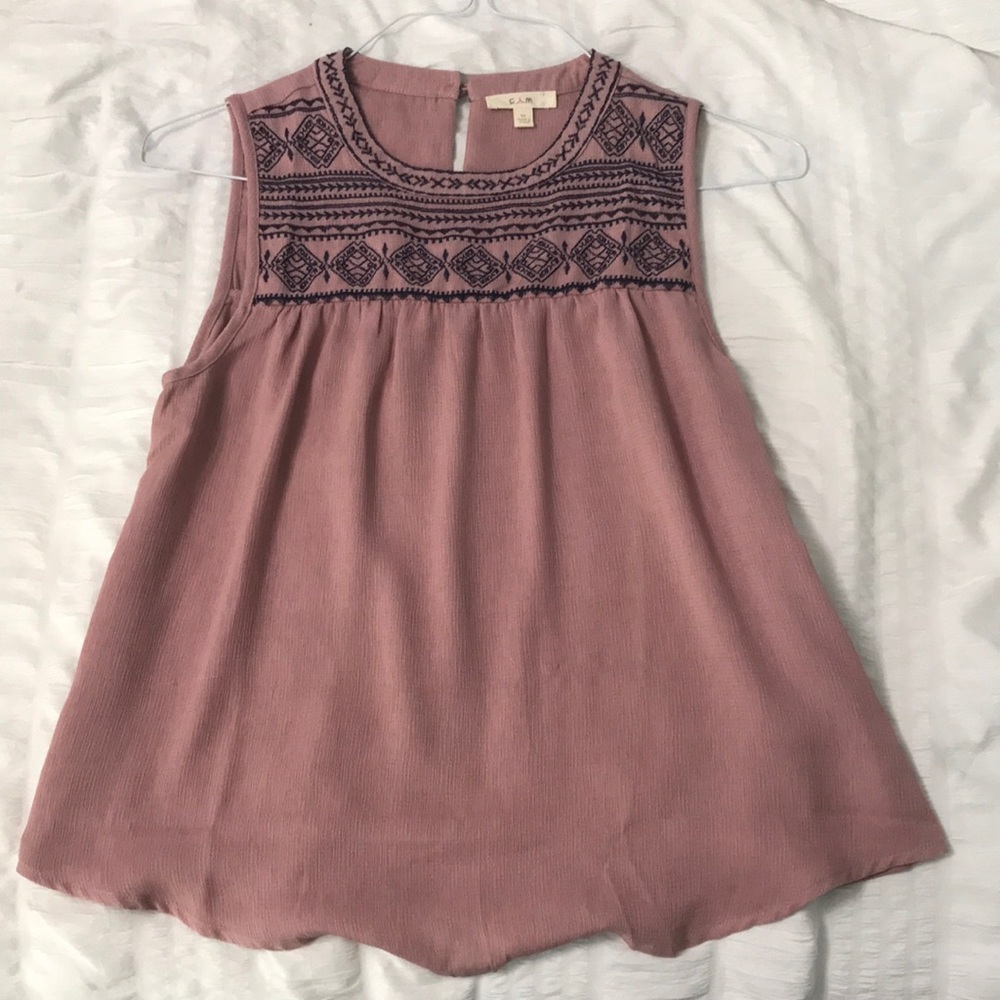 Super cute tank, great for a night out